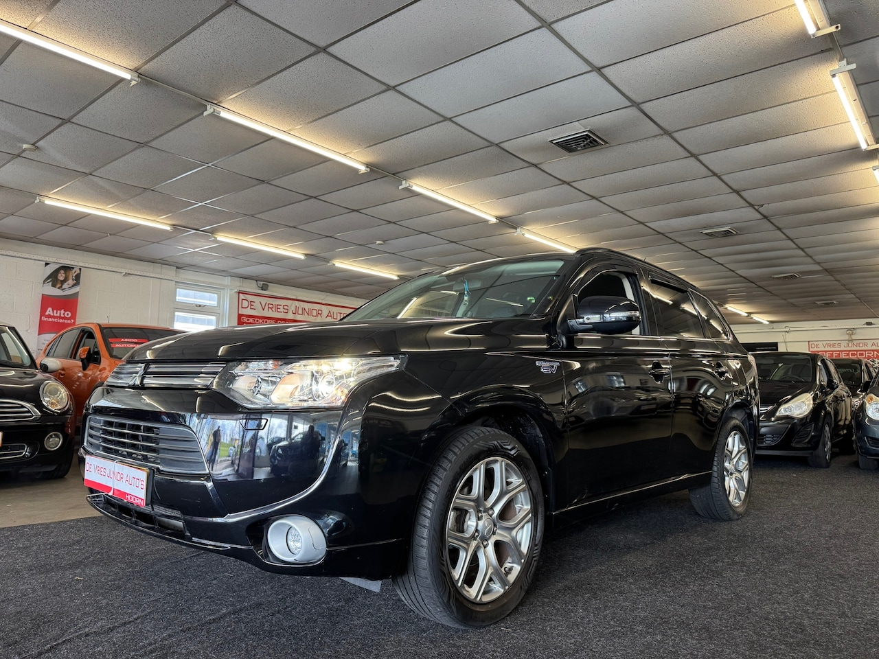 Mitsubishi Outlander - 2.0 PHEV Executive Edition. 4WD, camera/bt/navi, trekhaak en meer! - AutoWereld.nl