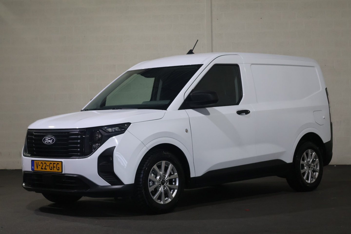 Ford Transit Courier - 1.5 EcoBlue Trend Airco Camera - AutoWereld.nl