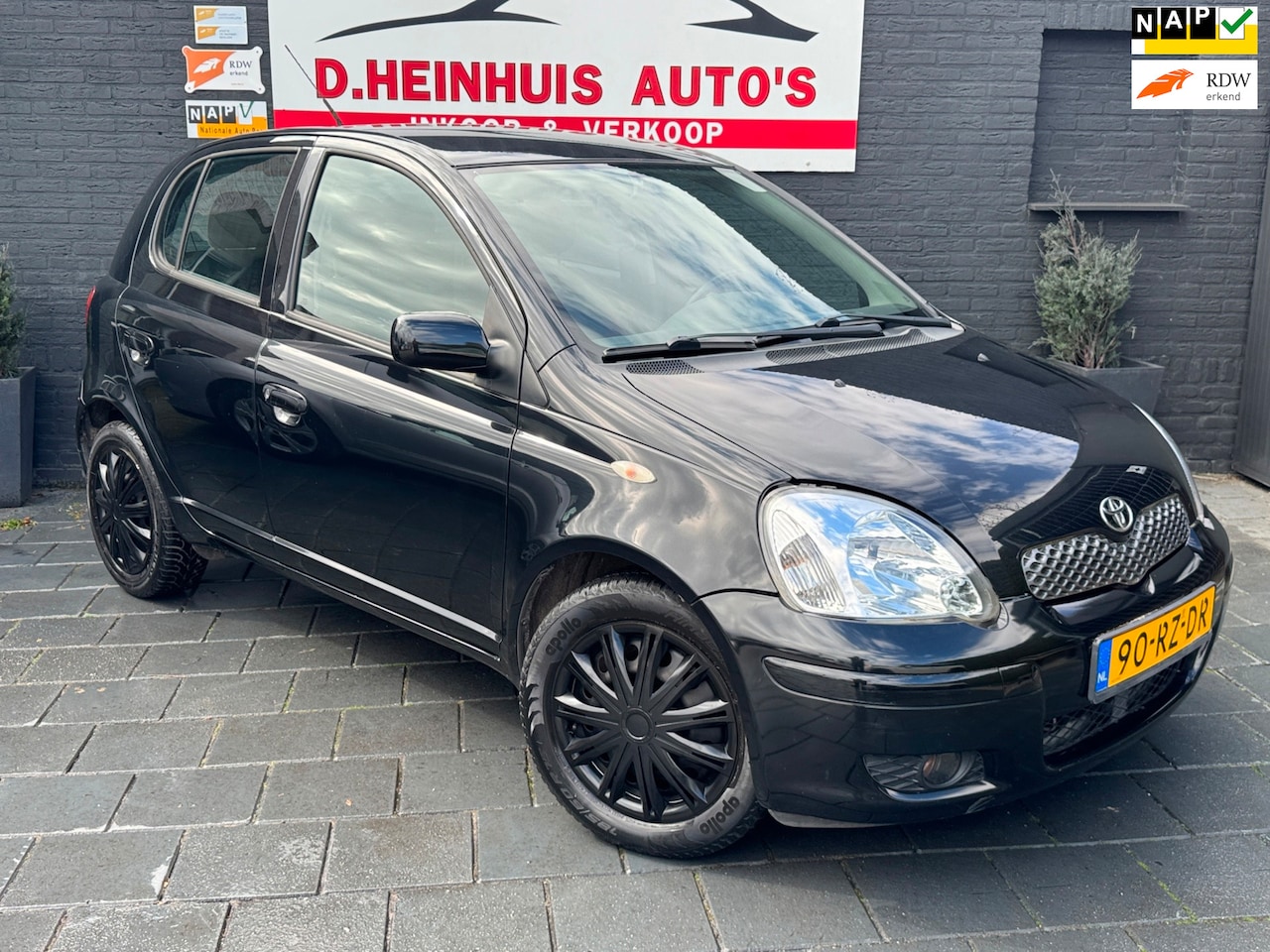 Toyota Yaris - 1.3 VVT-i S-Line 5DRS AIRCO NETTE AUTO - AutoWereld.nl