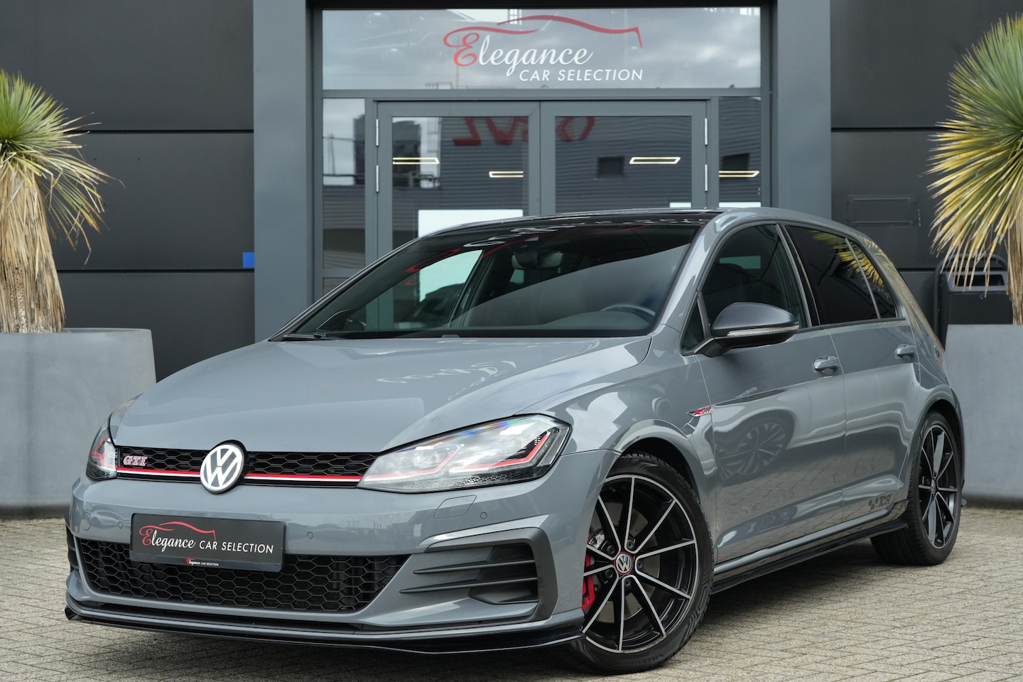 Volkswagen Golf - 2.0 TSI GTI TCR 290pk Panoramadak/Dynaudio/Akrapovic - AutoWereld.nl