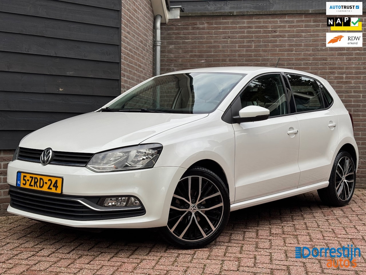 Volkswagen Polo - 1.0 Comfortline | Navi | MirrorLink | 17inch | Cruise | Facelift | NAP - AutoWereld.nl