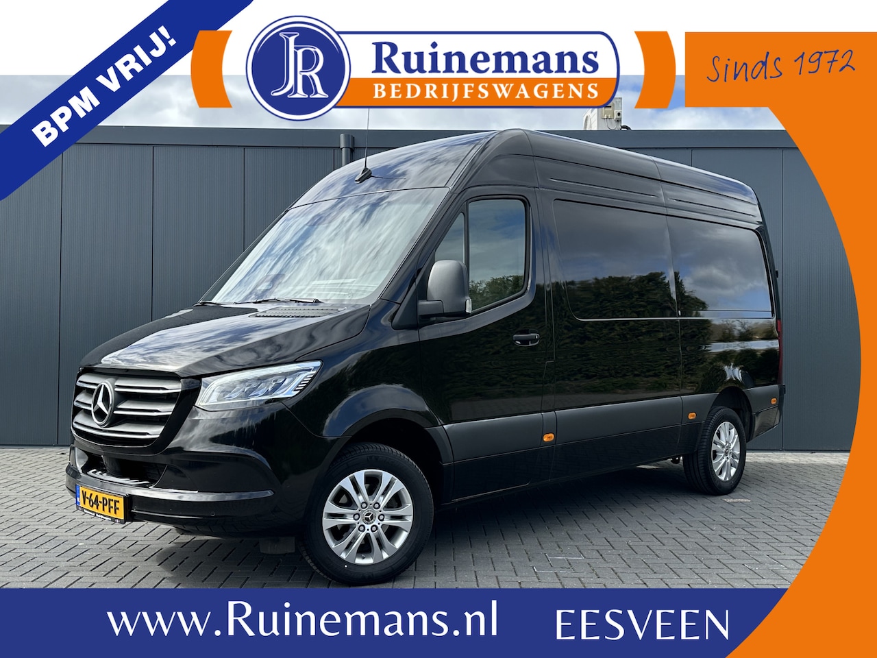 Mercedes-Benz Sprinter - 317 CDI 9G-TRONIC RWD / L2H2 / FACELIFT / TREKHAAK 3.5T / CAMERA / BLINDSPOT / DISTRONIC / - AutoWereld.nl