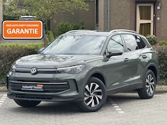 Volkswagen Tiguan - 1.5 eHybrid Life | Trekhaak | Camera | Keyless
