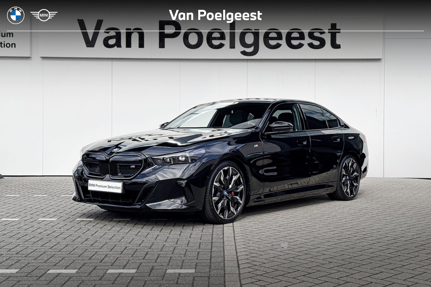 BMW i5 - M60 xDrive 84 kWh M Sport |  Panoramadak | Trekhaak - AutoWereld.nl