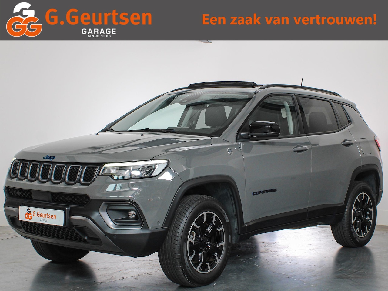Jeep Compass - 4xe 240 Plug-in Hybrid Electric Trailhawk Panoramadak, ACC, Camera, Apple CarPlay/Android - AutoWereld.nl