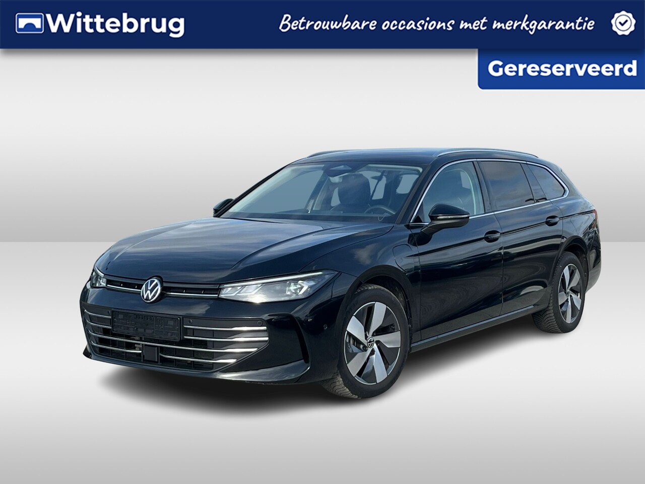 Volkswagen Passat Variant - 1.5 eHybrid 204pk DSG Business / Zwenkbare Trekhaak / Voorstoelen Verwarmbaar + Massagefun - AutoWereld.nl