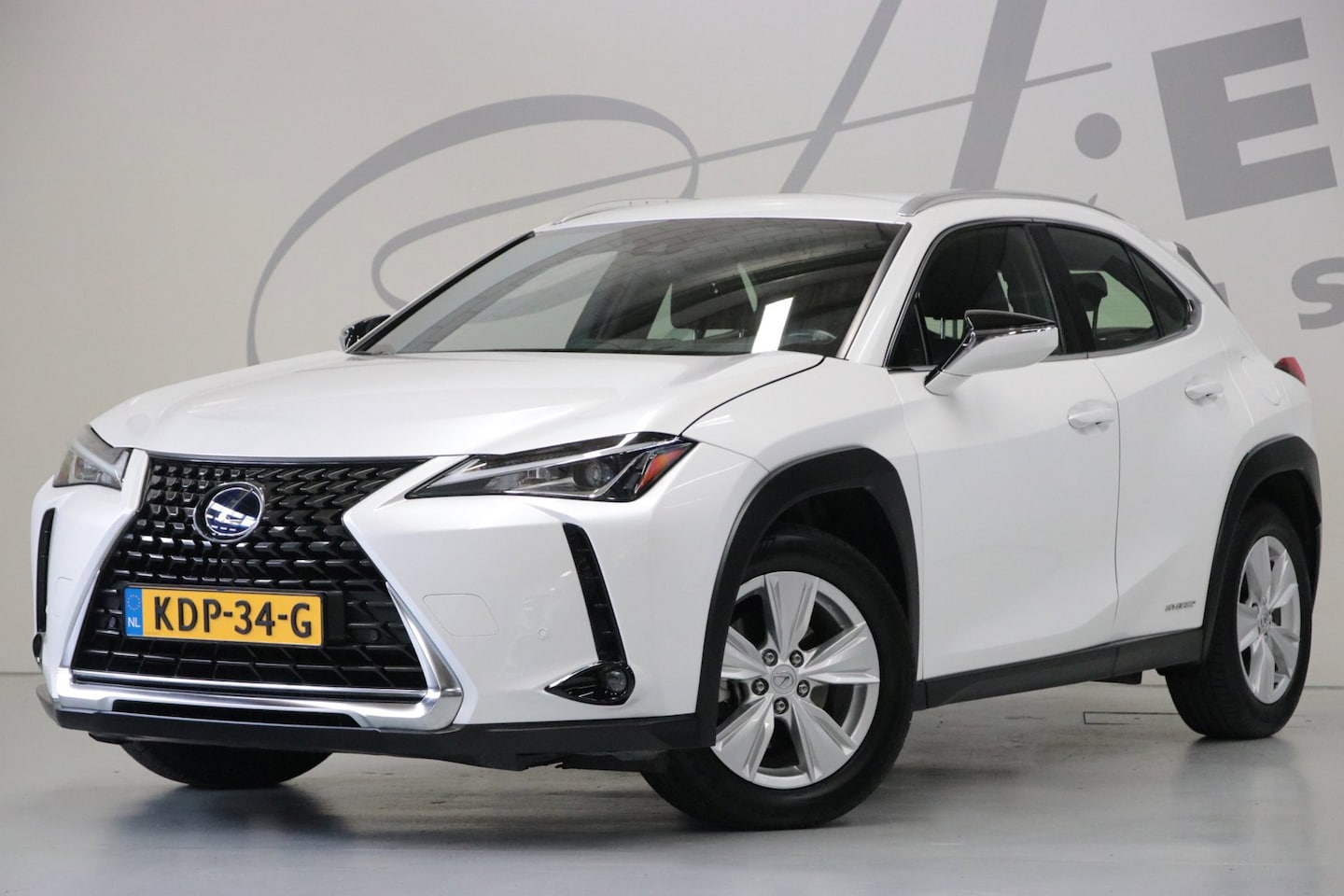 Lexus UX - 250h/ Trekhaak/ Parkeersensoren - AutoWereld.nl
