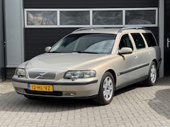 Volvo V70 - 2.4 T Comfort Line Automaat, Cruise, NAP
