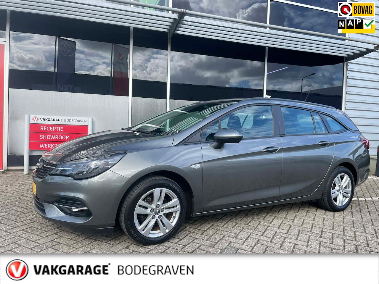 Opel Astra Sports Tourer - 1.2 Business Edition 1.2 Business Edition - AutoWereld.nl