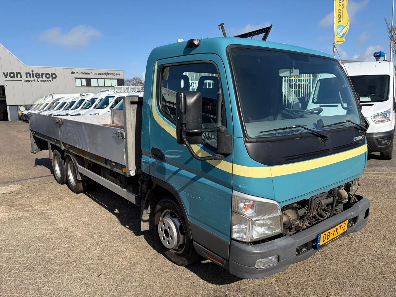 Mitsubishi Canter - 3C15 be combi open laadbak let op rijdbare schade km stand uniek 115000km - AutoWereld.nl