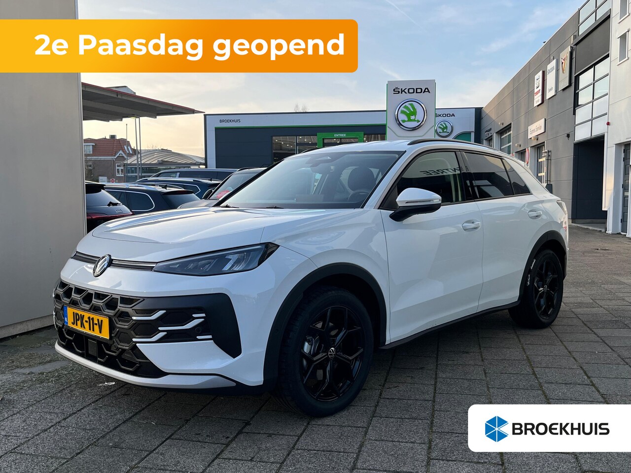 Volkswagen T-Roc - 1.5 eTSI 115pk Life First Edition VERLENGDE GARANTIE | 18" LM velgen zwart | ACC | Apple C - AutoWereld.nl