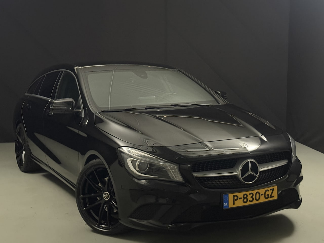 Mercedes-Benz CLA-klasse Shooting Brake - 180 AMG-Line *Barotelli*Automaat*Super Onderhouden* - AutoWereld.nl