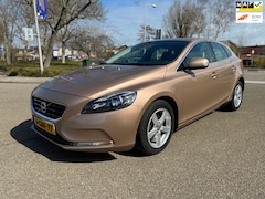 Volvo V40 - 1.6 D2 Momentum / airco / cruise.control / navi / camera / pdc / nap…