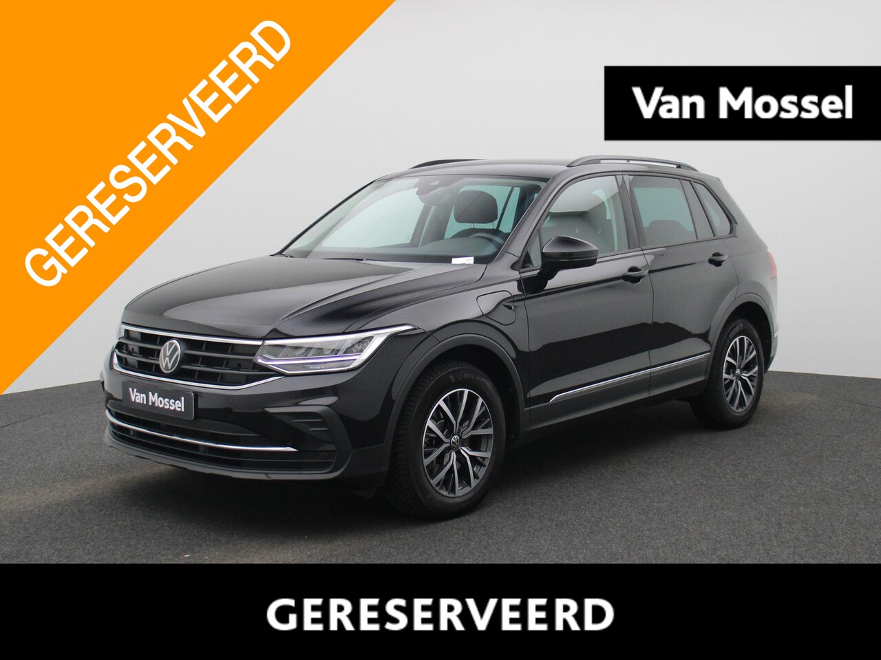 Volkswagen Tiguan - 1.5 TSI eHybrid Life 150 PK| Dealeronderhouden | Navigatie | Stoelverwarming | Stuurwielve - AutoWereld.nl