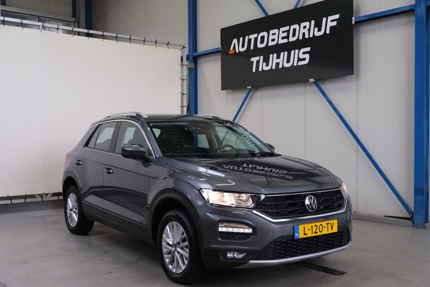 Volkswagen T-Roc - 1.5 TSI Style Business Automaat - N.A.P. Airco, Crusie, Navi, PDC, Carplay. - AutoWereld.nl