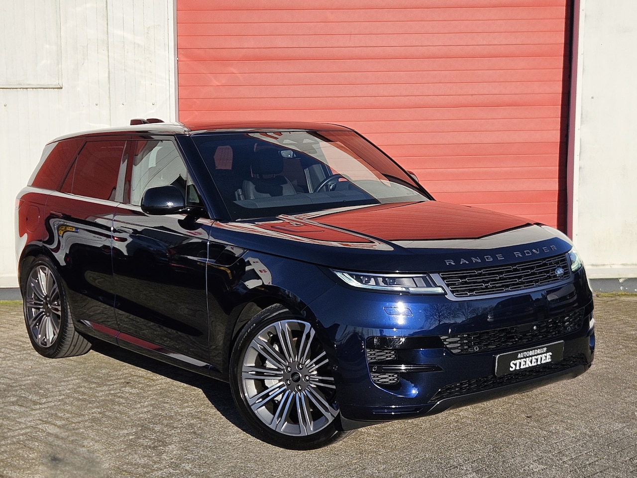 Land Rover Range Rover Sport - 3.0 P440e Pano | Luchtvering - AutoWereld.nl