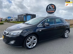 Opel Astra - 2011 * 1.4 Turbo Sport