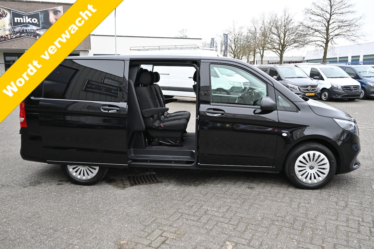 Mercedes-Benz Vito - 116 CDI DC L2 Pro 2500 KG trekhaak, Navigatie, Smartphone integratie pakket, Etc. - AutoWereld.nl
