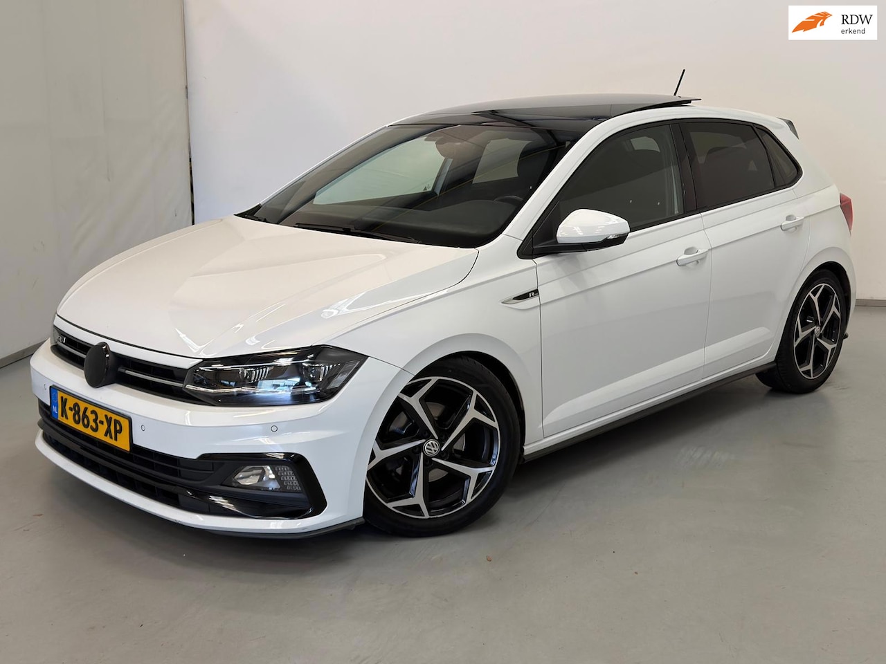 Volkswagen Polo - 1.6 TDI / R-Line / Pano / CarPlay / Stoelverwarming - AutoWereld.nl