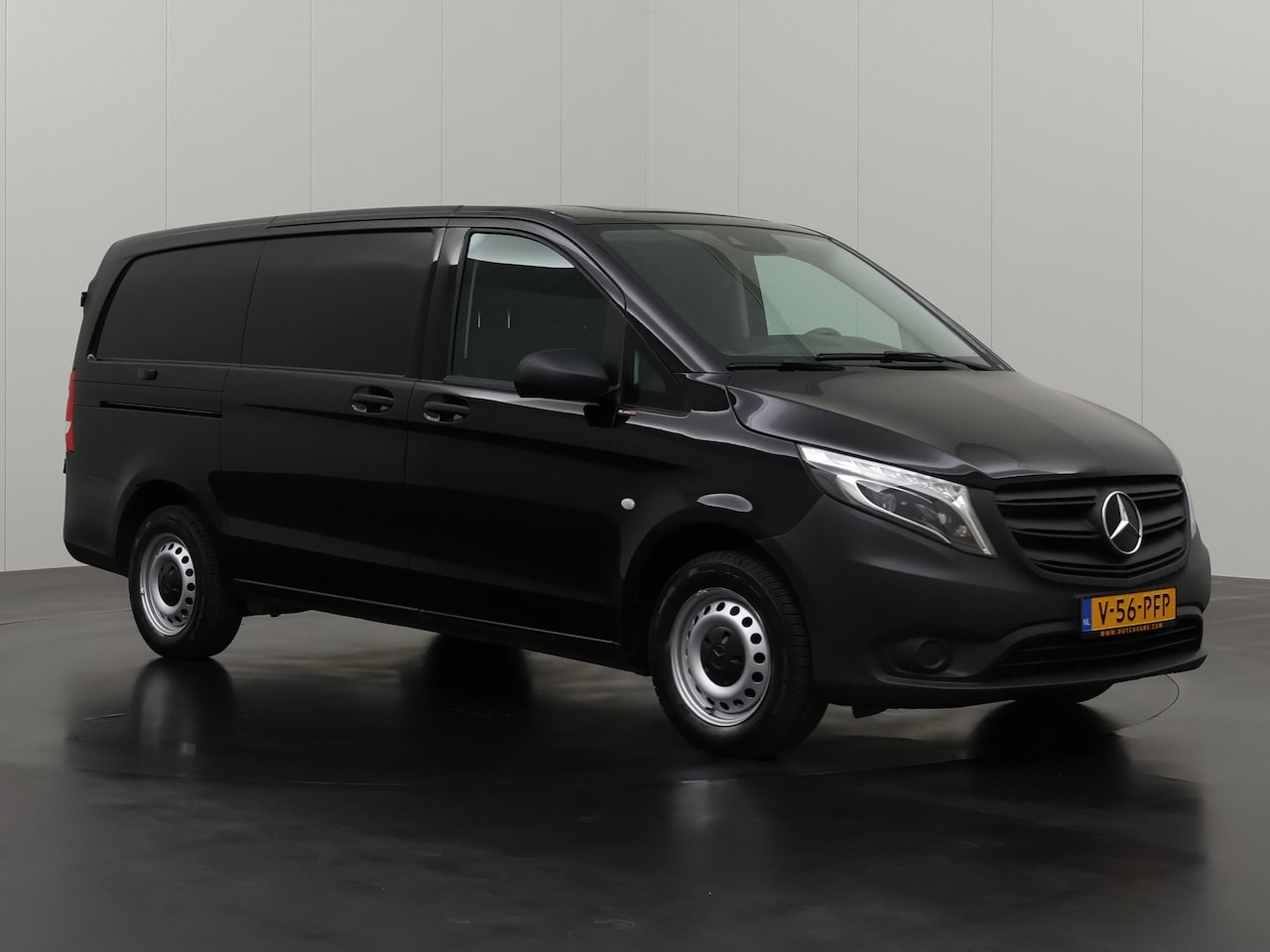 Mercedes-Benz Vito - 116CDi Lang | Led | Achterdeuren | Navigatie | Camera | 3-Zits | Trekhaak - AutoWereld.nl