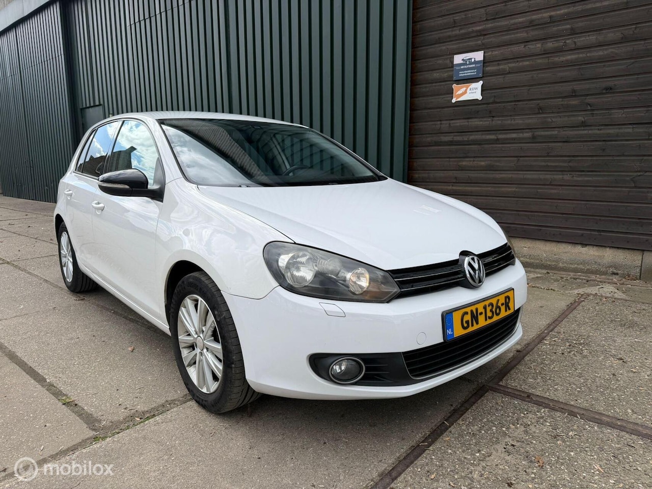 Volkswagen Golf - 1.4 TSI Highline AUT / APK 3-2027 - AutoWereld.nl