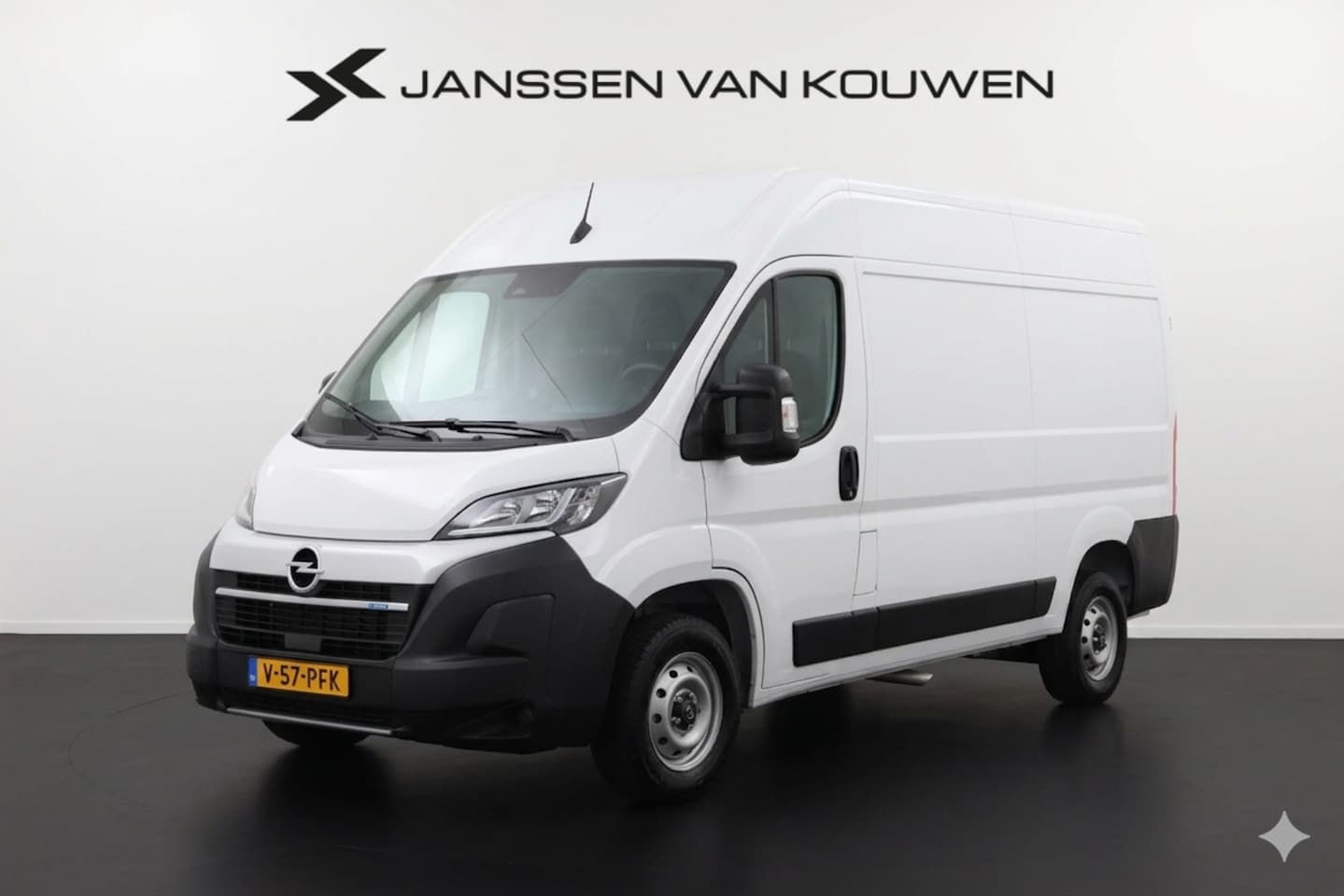 Opel Movano - 2.2D 140 S&S L2H2 3.5t Navi / Camera / Clima - AutoWereld.nl
