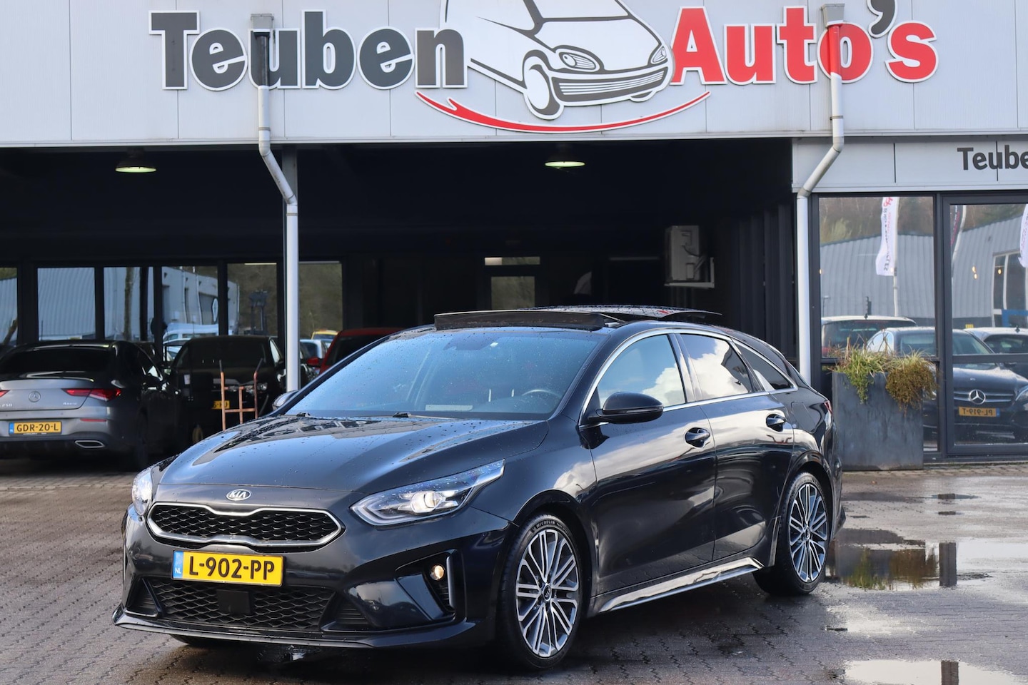 Kia Pro cee'd - 1.5 T-GDI GT-PlusLine Panoramadak, Schuif- kanteldak, Navigatie, Apple Carplay, Voorstoele - AutoWereld.nl