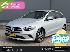 Mercedes-Benz B-klasse - 180 Business Solution Automaat / Dealer Onderhouden / 1e Eigenaar / Trekhaak / Navigatie /