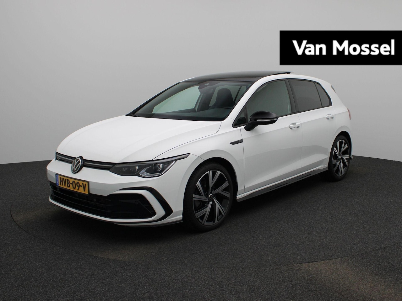 Volkswagen Golf - 1.5 eTSI R-Line Business 150 PK | Automaat | Panoramisch Schuif - Kanteldak | Navigatie | - AutoWereld.nl