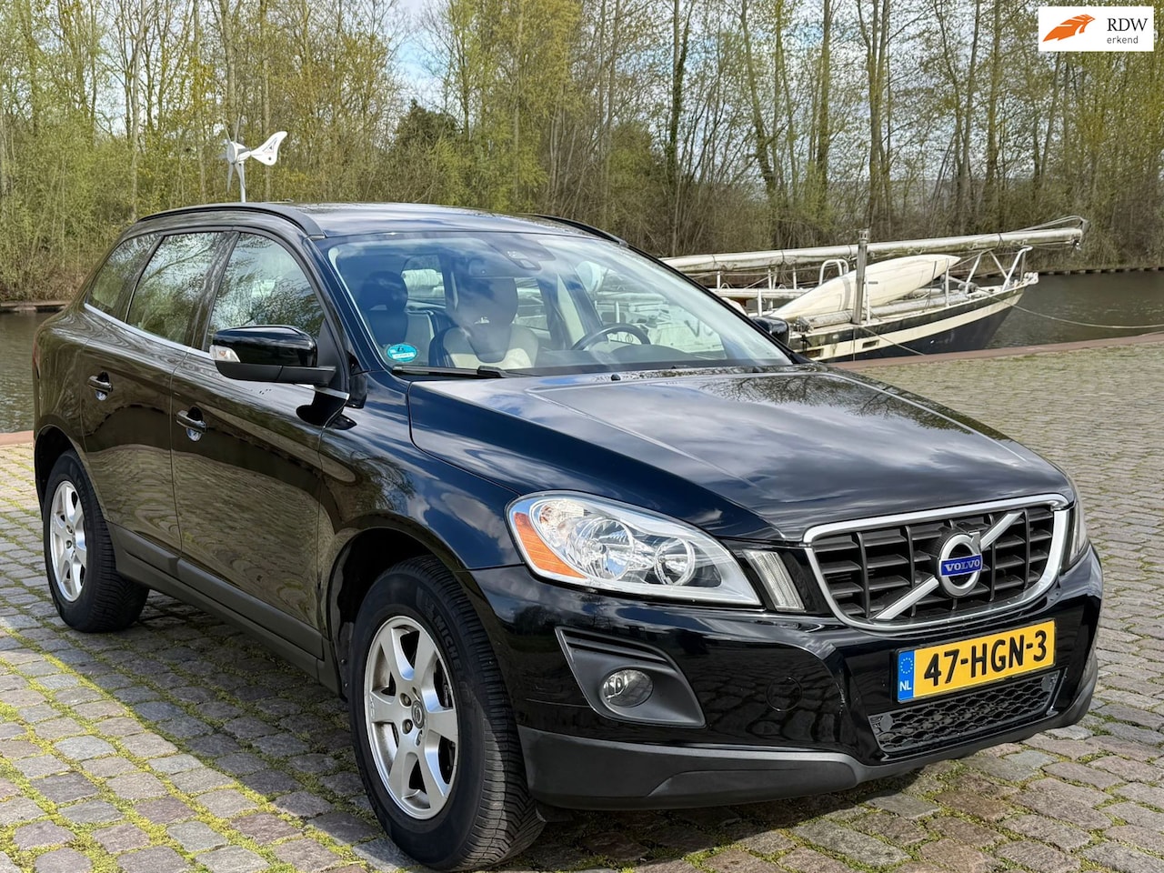 Volvo XC60 - 2.4D AWD Momentum 1e eigenaar airco cruis control cv op afs - AutoWereld.nl