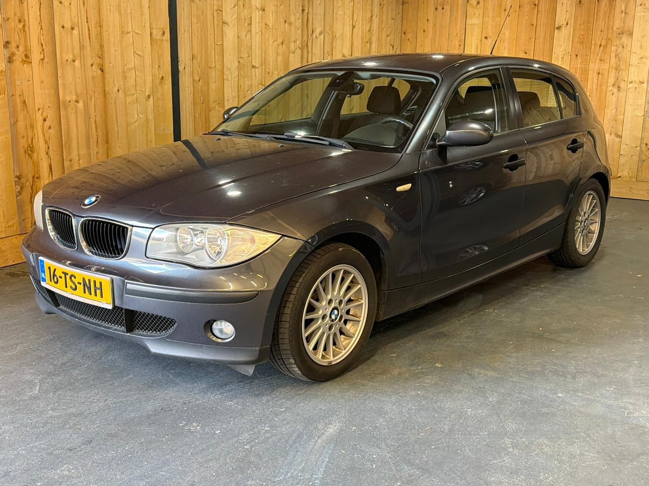 BMW 1-serie - 118i Business Line 2007 5-Deurs Airco NL auto - AutoWereld.nl