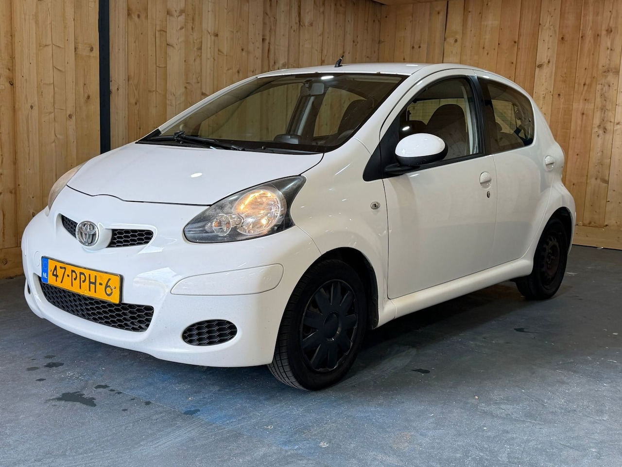 Toyota Aygo - 1.0-12V Comfort Navigator 5-Deurs 2011 Airco - AutoWereld.nl