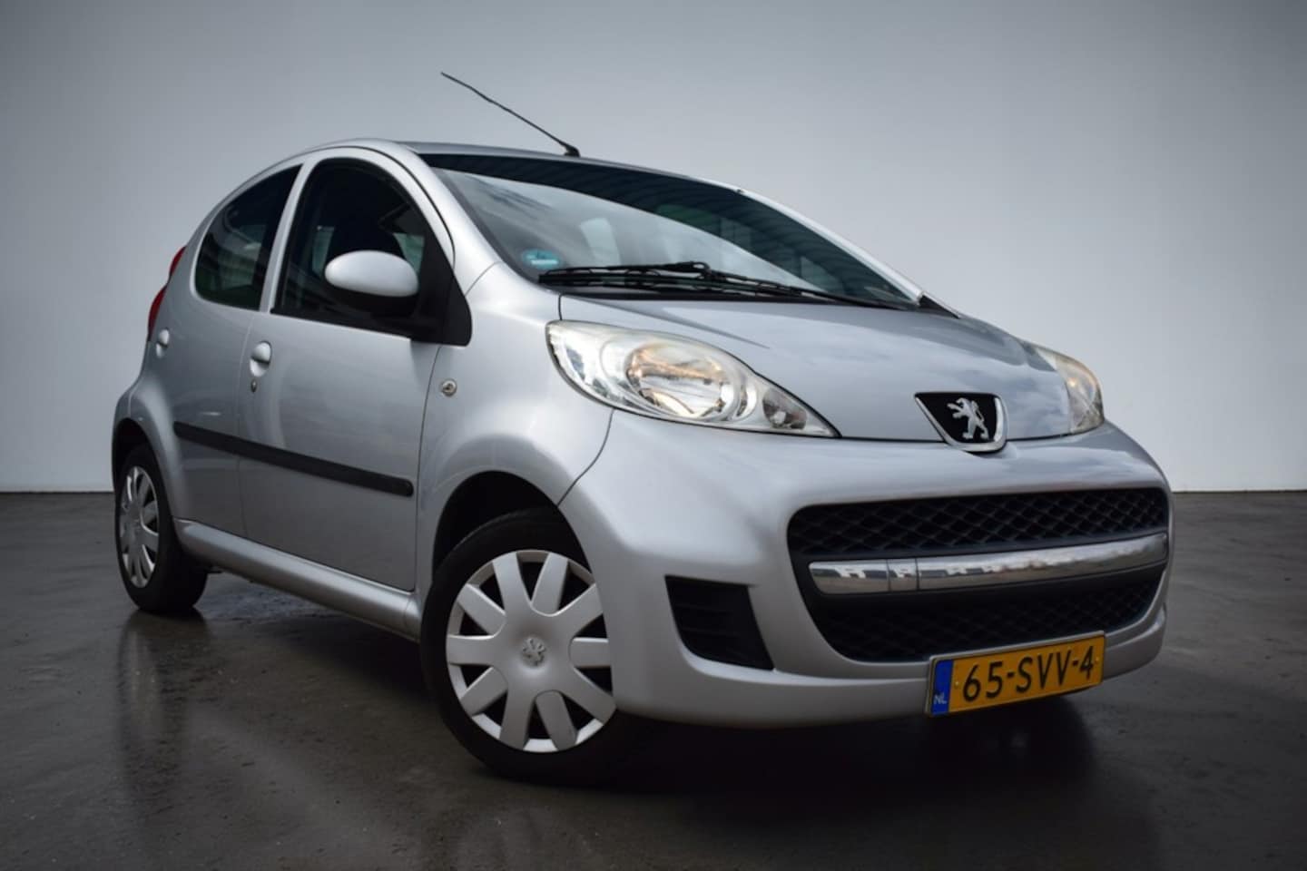 Peugeot 107 - 1.0-12V XS 1.0-12V XS, NAP, Airco, Elektrische ramen, Premium Pack - AutoWereld.nl