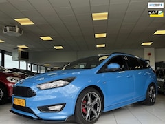 Ford Focus Wagon - 1.0 ST-Line/140PK/NAP/Apple carplay/Navi/Cruise/Stoelverwarming/Airco