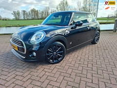 MINI Cooper - 1.5 Chili Serious Business Clima Navi Cruise PDC Stoelverwarming