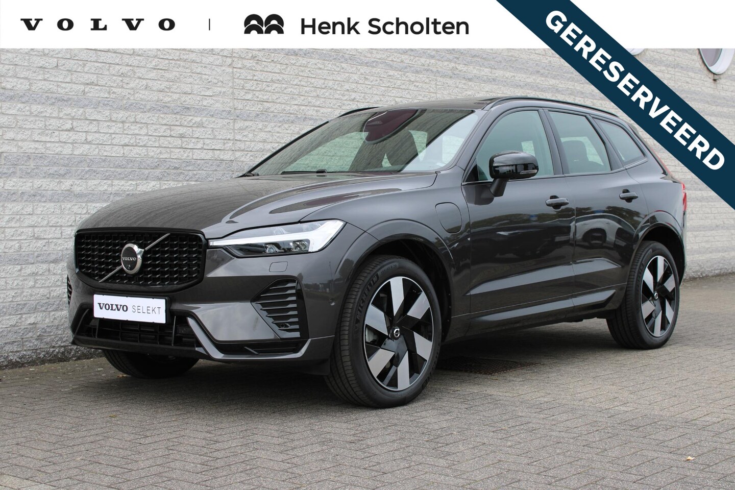 Volvo XC60 - T6 Automaat Plug-In Hybrid AWD Ultimate Dark | Panoramadak | Verwarmbare voorstoelen en ac - AutoWereld.nl