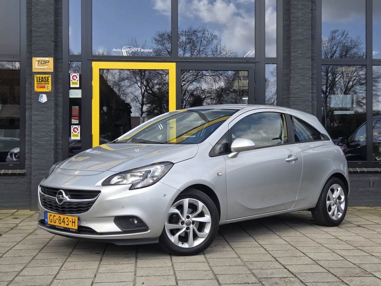 Opel Corsa - 1.4 Edition Automaat | Trekhaak | Camera | Parkeersensoren V + A | Cruise Control | Telefo - AutoWereld.nl