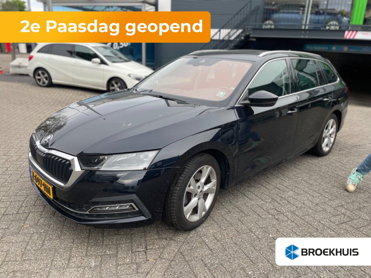 Skoda Octavia Combi - 1.4 TSI 204PK iV PHEV Business Edition Plus | STOELENVERW. | KEYLESS ENTREE | CAMERA. ACHT - AutoWereld.nl