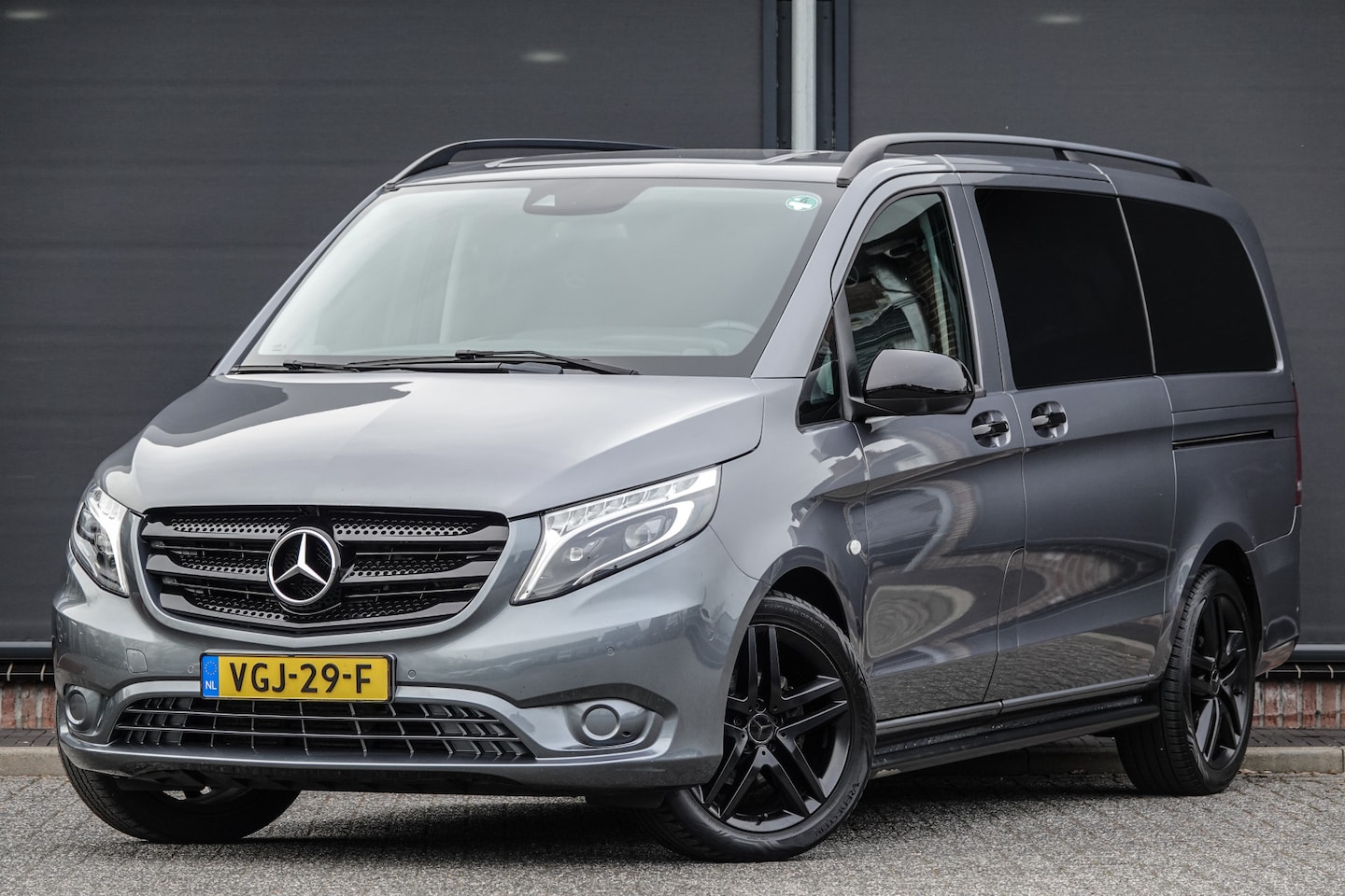 Mercedes-Benz Vito - 114Cdi 136Pk 7G-Tronic Aut. | Dubbele Cabine | Lang | Leder | Achteruitrijcamera | Trekhaa - AutoWereld.nl