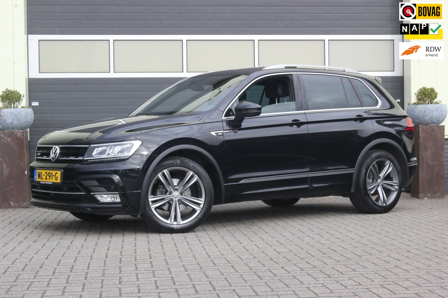 Volkswagen Tiguan - 1.4 TSI ACT R-Line | Trekhaak | 19 Inch | - AutoWereld.nl