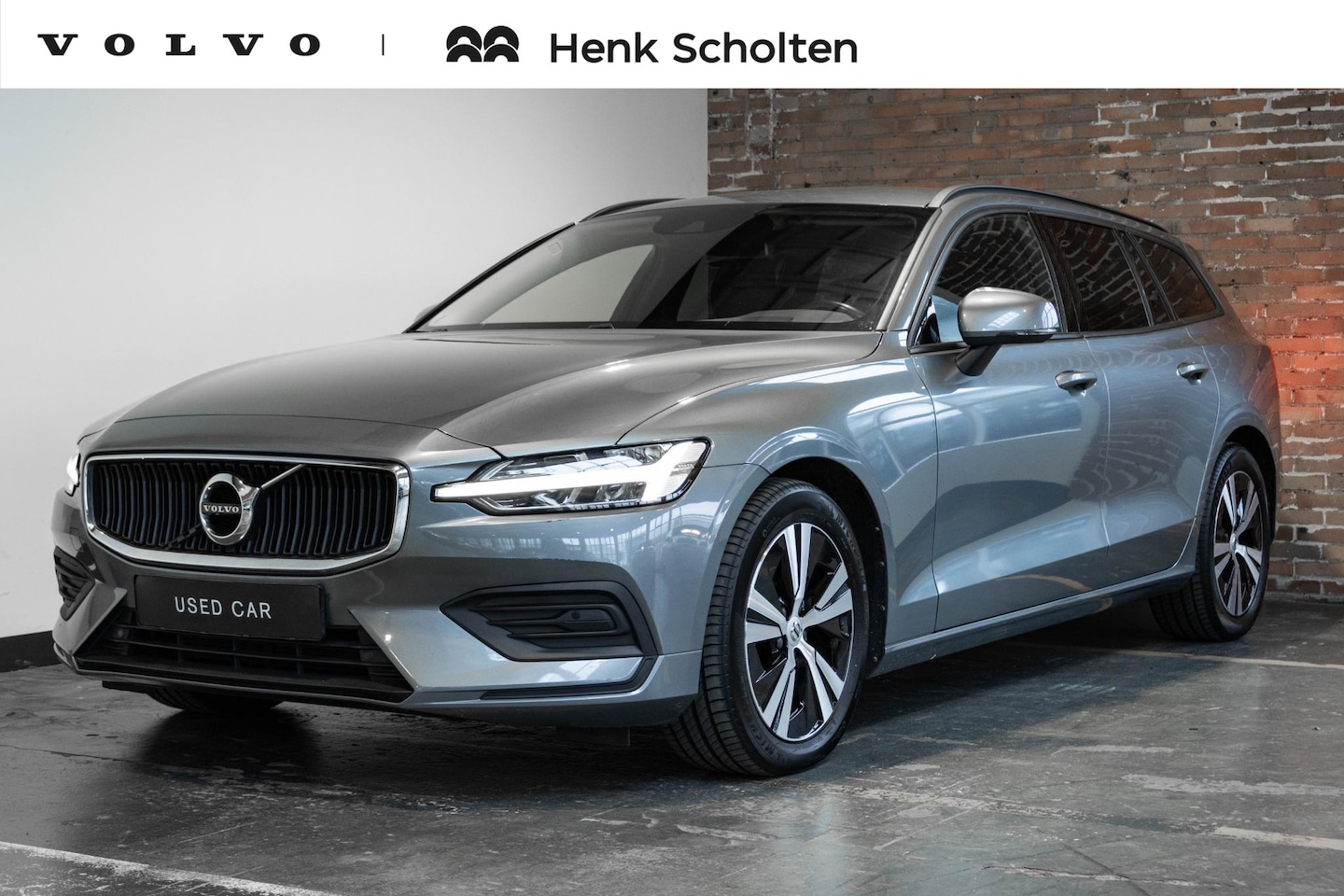 Volvo V60 - B3 Momentum Advantage | Parkeersensoren voor + achter | dealeronderhouden | Parkeercamera - AutoWereld.nl