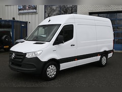 Mercedes-Benz eSprinter - 320 L2H2 Pro 81kWh Snellader, Navigatie, Trekhaak, Winterpakket, Etc