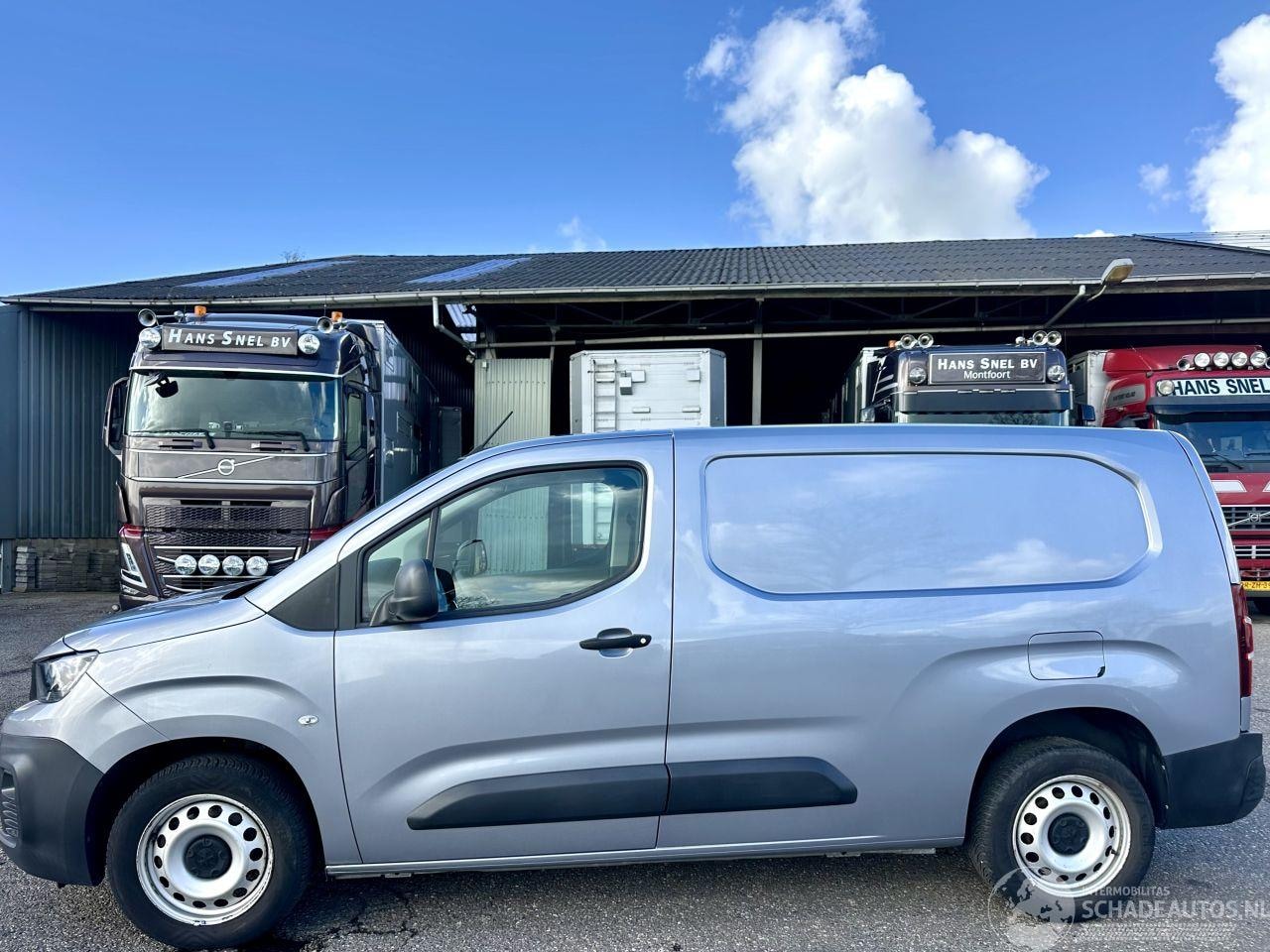 Peugeot Partner - 1.5 BlueHDI 131pk 8-Traps aut + f1 Grip Long 3Pers - nap - camera - airco - carplay - 82dk - AutoWereld.nl