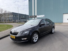 Skoda Octavia - 1.0 TSI Greentech Style Business Automaat DSG 116 PK. Prachtige en als nieuw rijdende auto