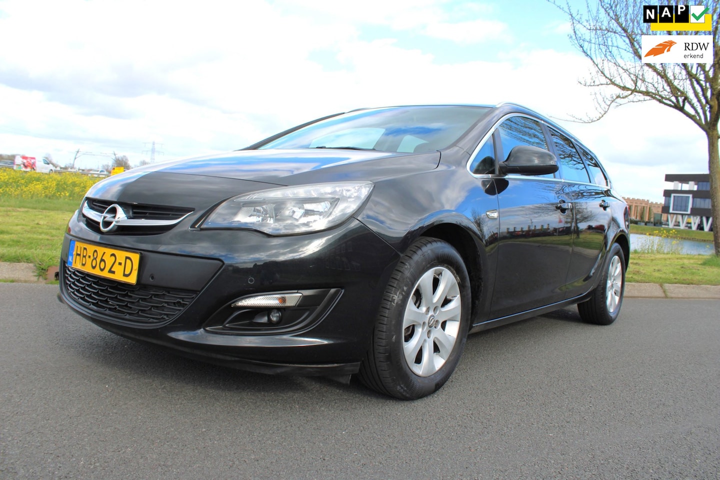 Opel Astra Sports Tourer - 1.4 Turbo Blitz Climate Control , navigatie APK 25-02-2027 - AutoWereld.nl