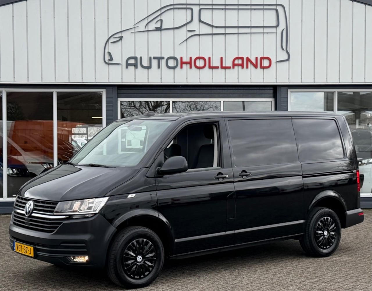 Volkswagen Transporter - 2.0 TDI 110KW 150PK EURO 6 DSG AIRCO/ CRUISE CONTROL/ NAVIGATIE/ 100% DEALERONDERHOUDEN - AutoWereld.nl