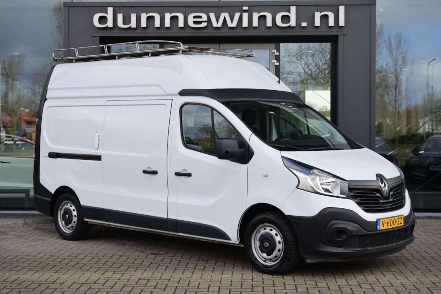 Renault Trafic - 1.6 dCi T29 L2H2 - AutoWereld.nl