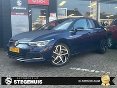 Volkswagen Golf - 1.5 eTSI Style El. Schuif/Kanteldak Navi 360 camera Sens