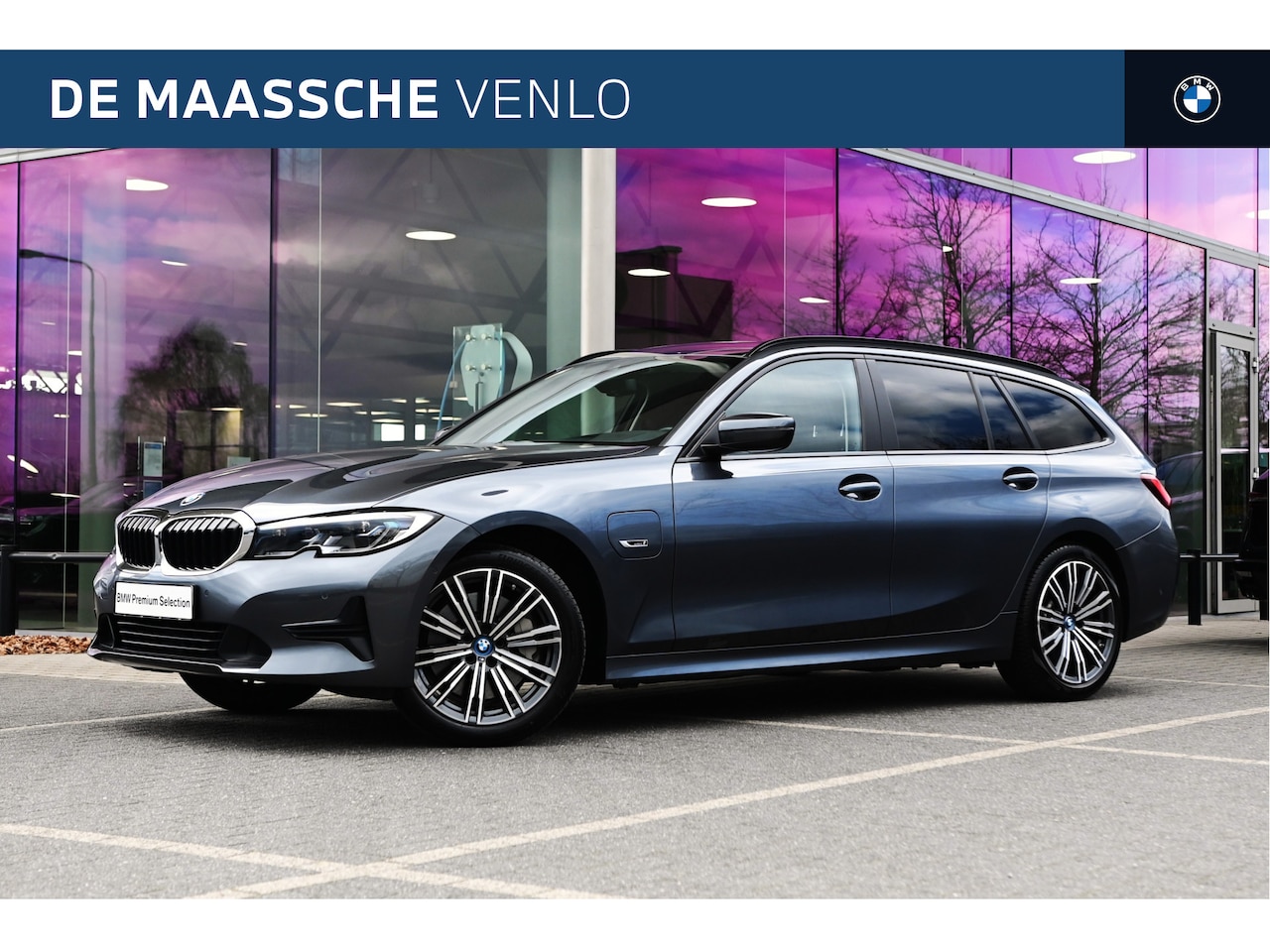 BMW 3-serie Touring - 330e Automaat / Comfort Access / Achteruitrijcamera / Laserlight / Head-Up / Cruise Contro - AutoWereld.nl