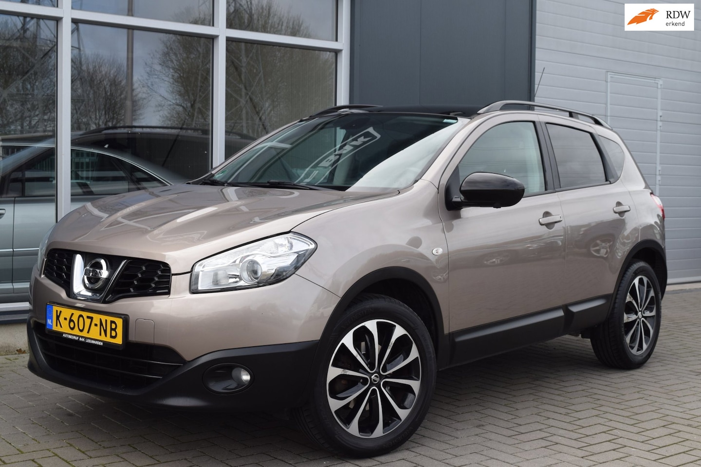 Nissan Qashqai - 1.6 Connect Edition | Automaat | Pano | APK 1-2027 - AutoWereld.nl